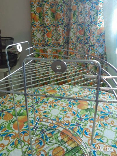 Угловая полка для ванной