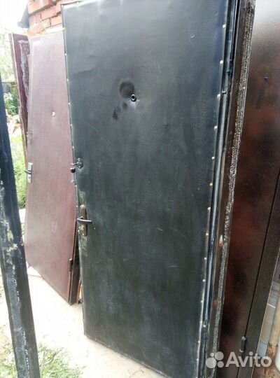 Дверь входная металлическая в ассортименте