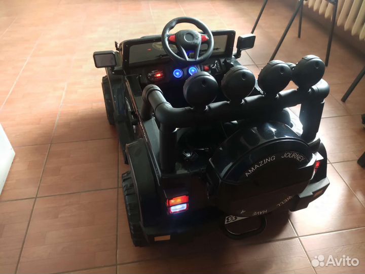 Детский автомобиль на аккумуляторе