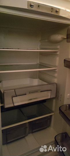 Холодильник бу Hotpoint Ariston