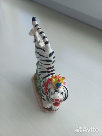 Фигурки животных. Овечка и тигр