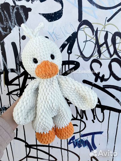 Гусь обнимусь. Плюшевая игрушка