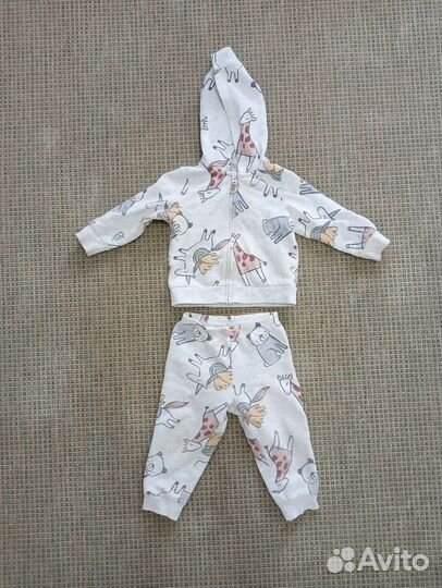 Костюм Carter's 12 мес