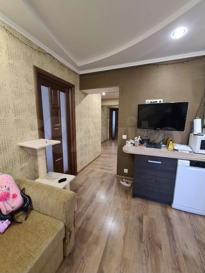 3-к. квартира, 80 м², 2/10 эт.