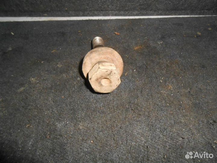 Болт шкива коленвала Nissan Largo W30(93-99)