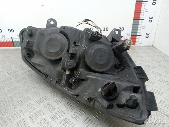 Фара передняя для Renault Scenic 2 260605447R