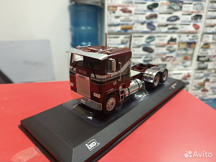Freightliner FLA - 1993 (dark red), 1:43 IXO