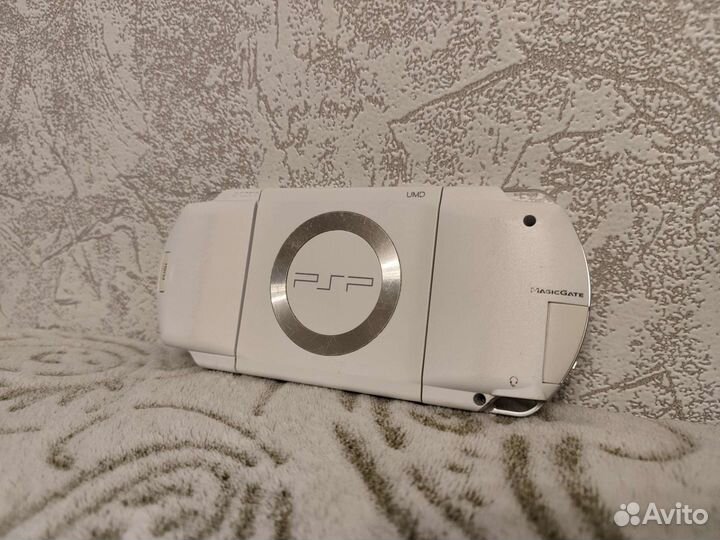 Sony PSP 1008 Fat белая 32 гб/30 лучших игр