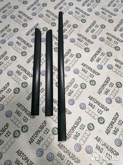 Молдинг двери Фольксваген Гольф 5