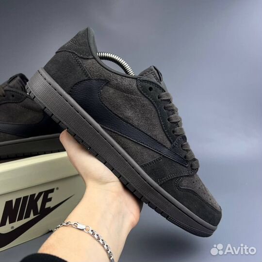 Nike air jordan 1 travis scott velvet brown