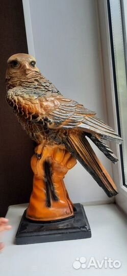 Статуэтка (полистоун)