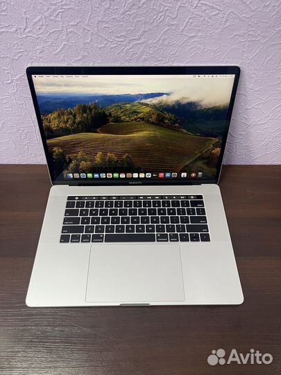 MacBook Pro 15 Touch Bar i7/32/512/560X 4GB