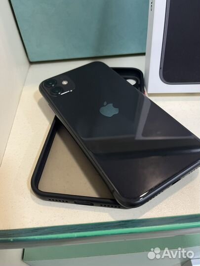 iPhone 11, 64 ГБ