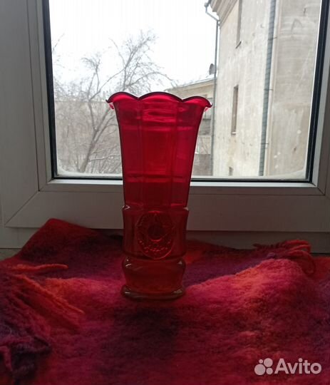 Ваза красное рубиновое стекло. Винтаж СССР соцарт