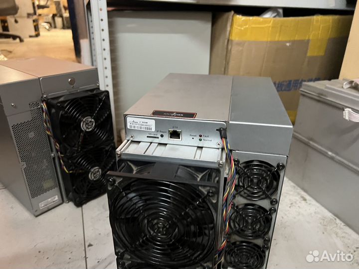 Asic майнер Bitmain Antminer S21pro 234T