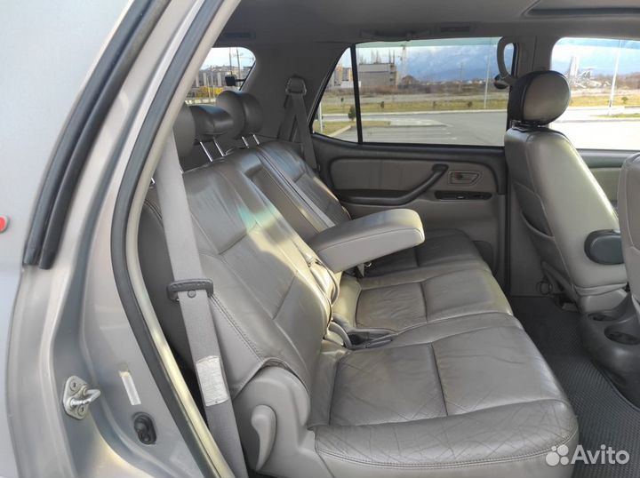 Toyota Sequoia 4.7 AT, 2002, 232 000 км