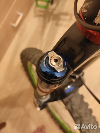 Вилка rock shox lyrik RC2DH solo air