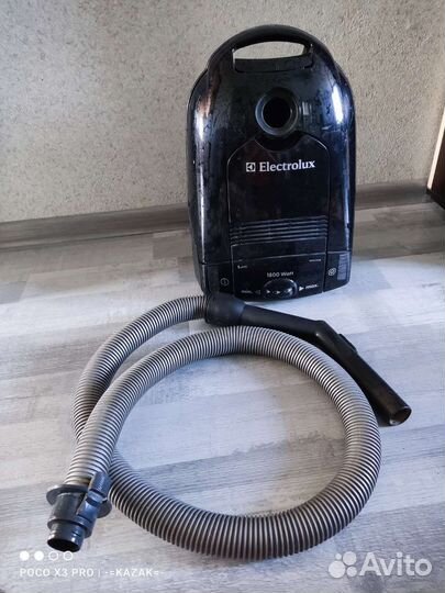 Пылесос Electrolux 1800watt