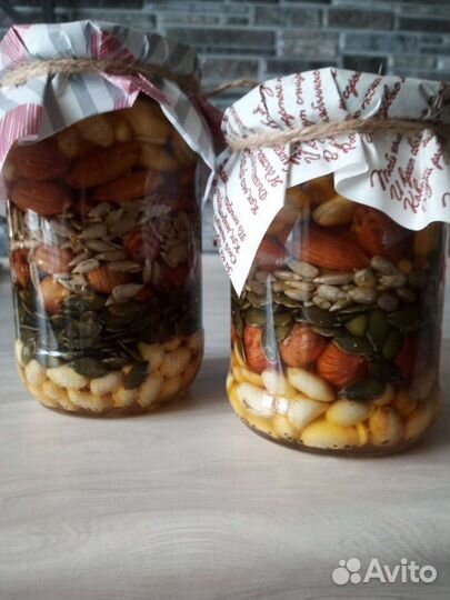 Мед с орешками.Замороженные ягоды