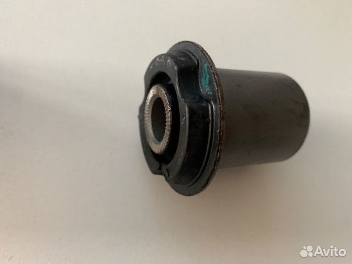 Сайлентблок заднего поперечного рычага Toyota