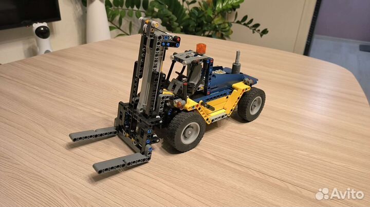 Lego Technic 42079 Вилочный погрузчик