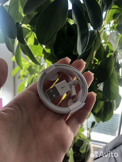 Кабель на айфон