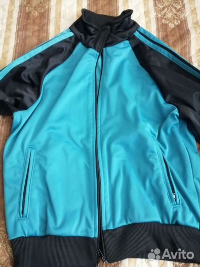 Костюм спортивный