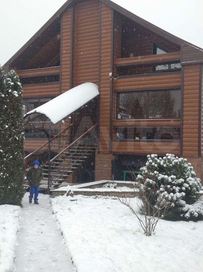 Дом 239,4 м² на участке 13,4 сот.