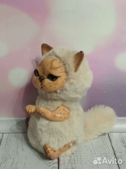 Нежный котик Персик