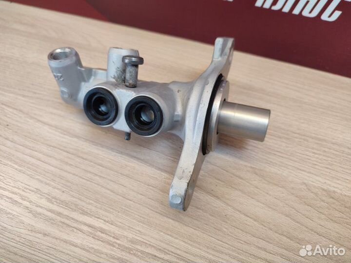 Главный тормозной цилиндр Renault Sandero