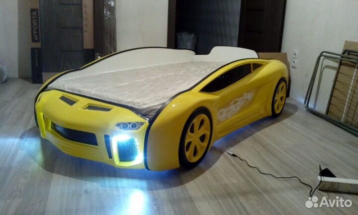 Кровать машинка