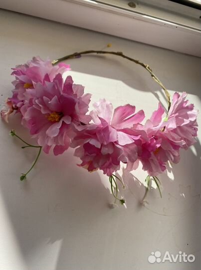 Венок искусственный с цветами