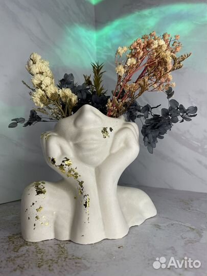 Кашпо девушка