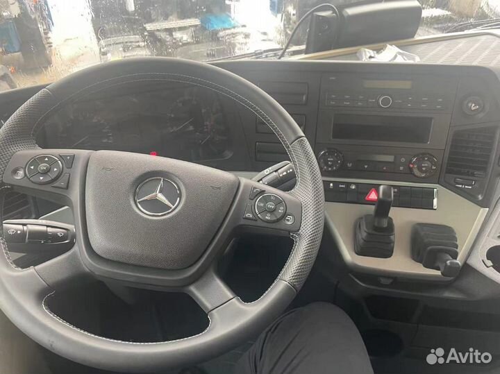 Mercedes-Benz Actros, 2023