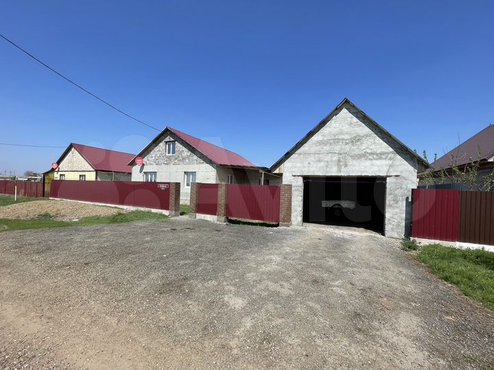 Дом 235 м² на участке 8,8 сот.