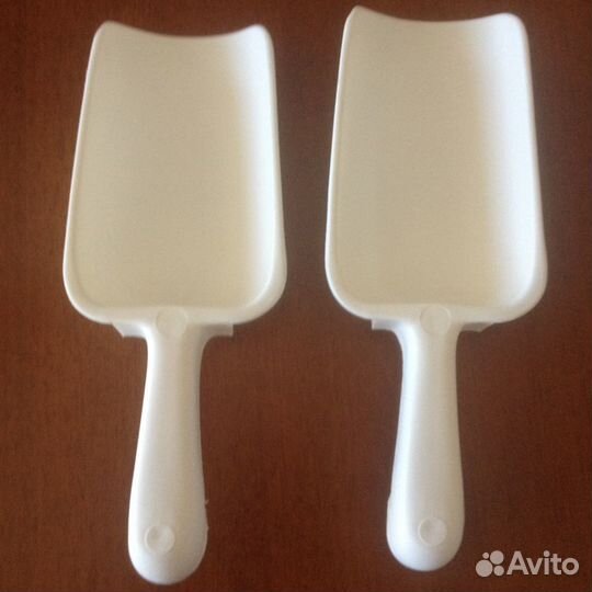 Посуда (совки, чашка, кружки, контейнеры