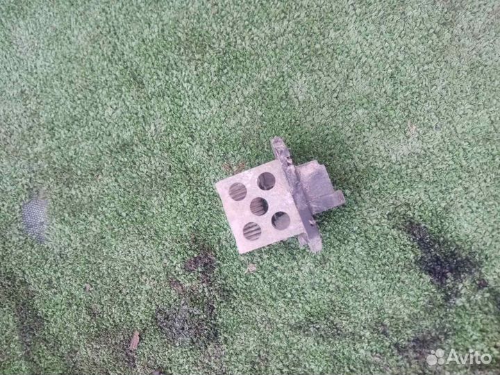 Резистор вентилятора радиатора Renault Megane 2