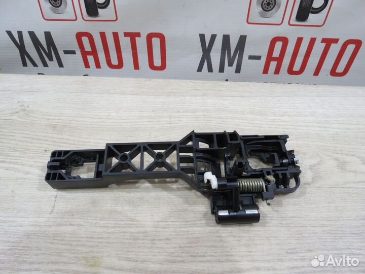 Кронштейн ручки передний левый Hyundai Creta 2