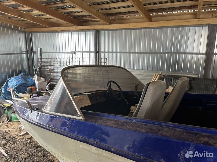 Лодка моторная