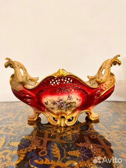 Старинная жардиньерка
