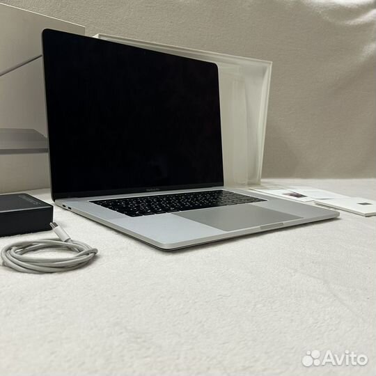 MacBook Pro 15 TouchBar 2016