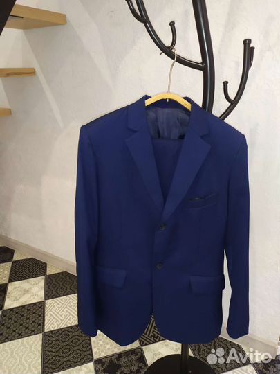 Костюм брючный на подростка 44 размер