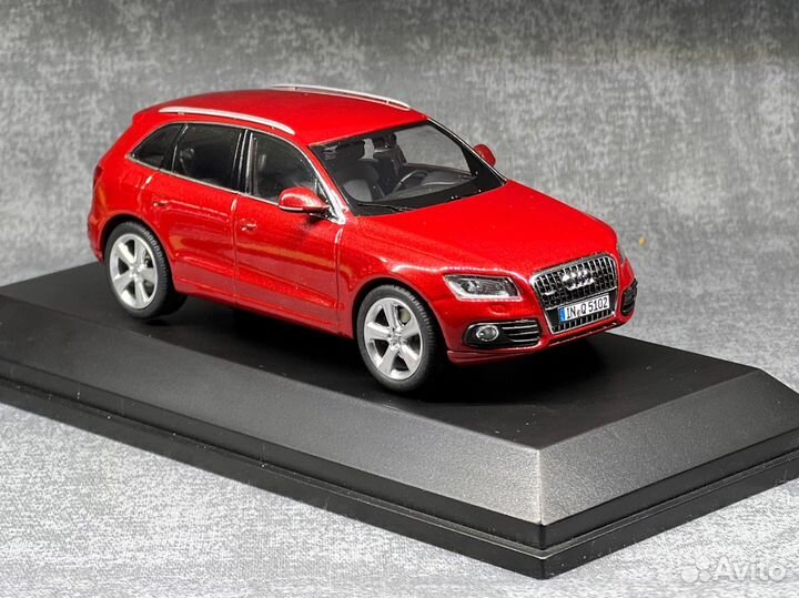 Модель audi q5 1/43 schuco