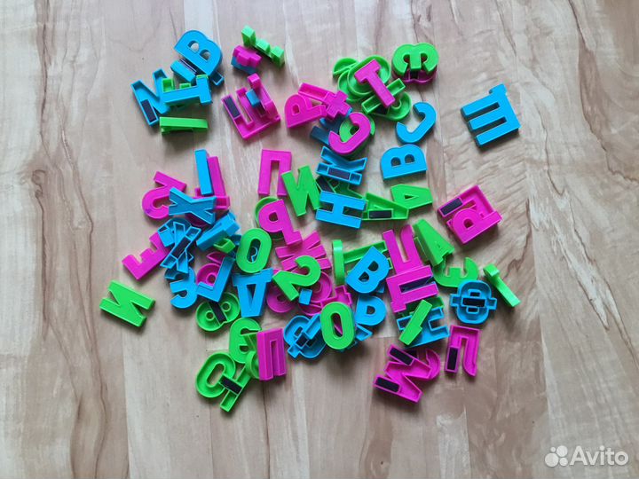 Магнитные буквы и цифры