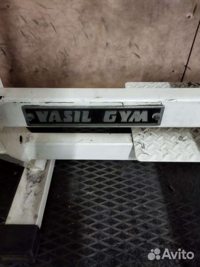 Скамья для жима лёжа со стойками и турник