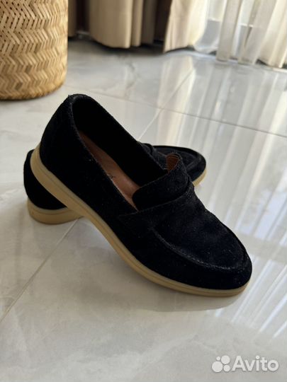 Лоферы Loro Piana черные на р. 36,5