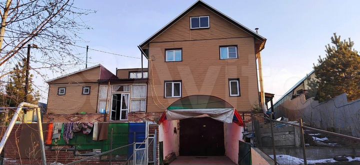 Дом 205 м² на участке 8 сот.