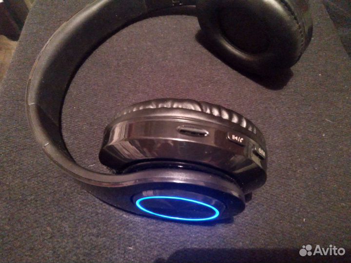 Беспроводные наушники Led