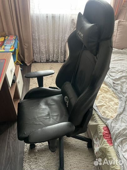 Игровой компьютер с креслом