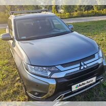 Mitsubishi Outlander 2.0 CVT, 2020, 187 000 км, с пробегом, цена 1 600 000 руб.